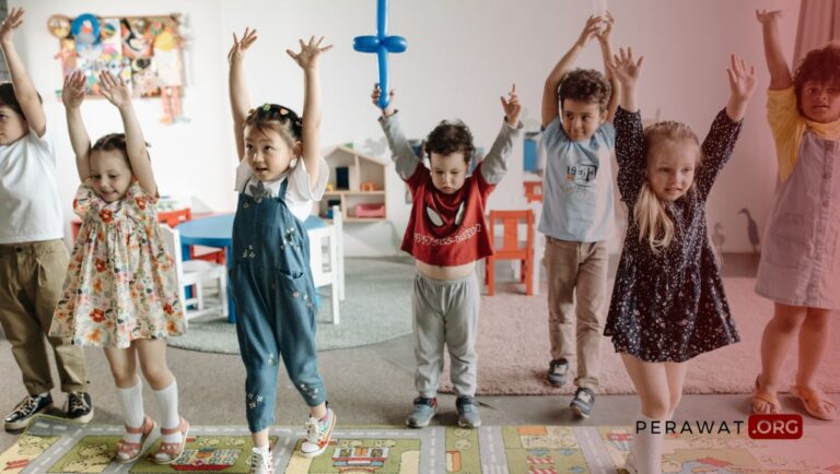 Tahapan perkembangan anak menurut usia